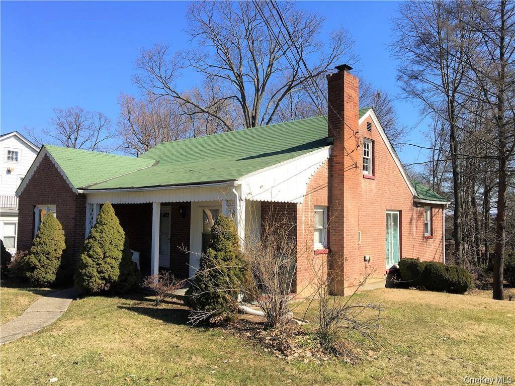 3 Bedroom Home for Sale in Newburgh - New York - USA - 2