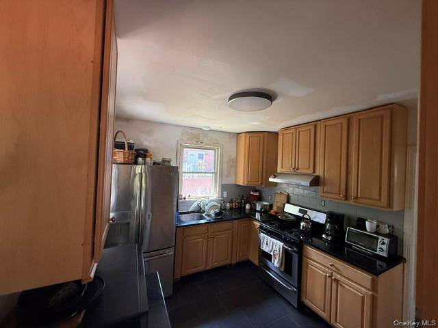 3 Bedroom Home for Sale in Newburgh - New York - USA - 8