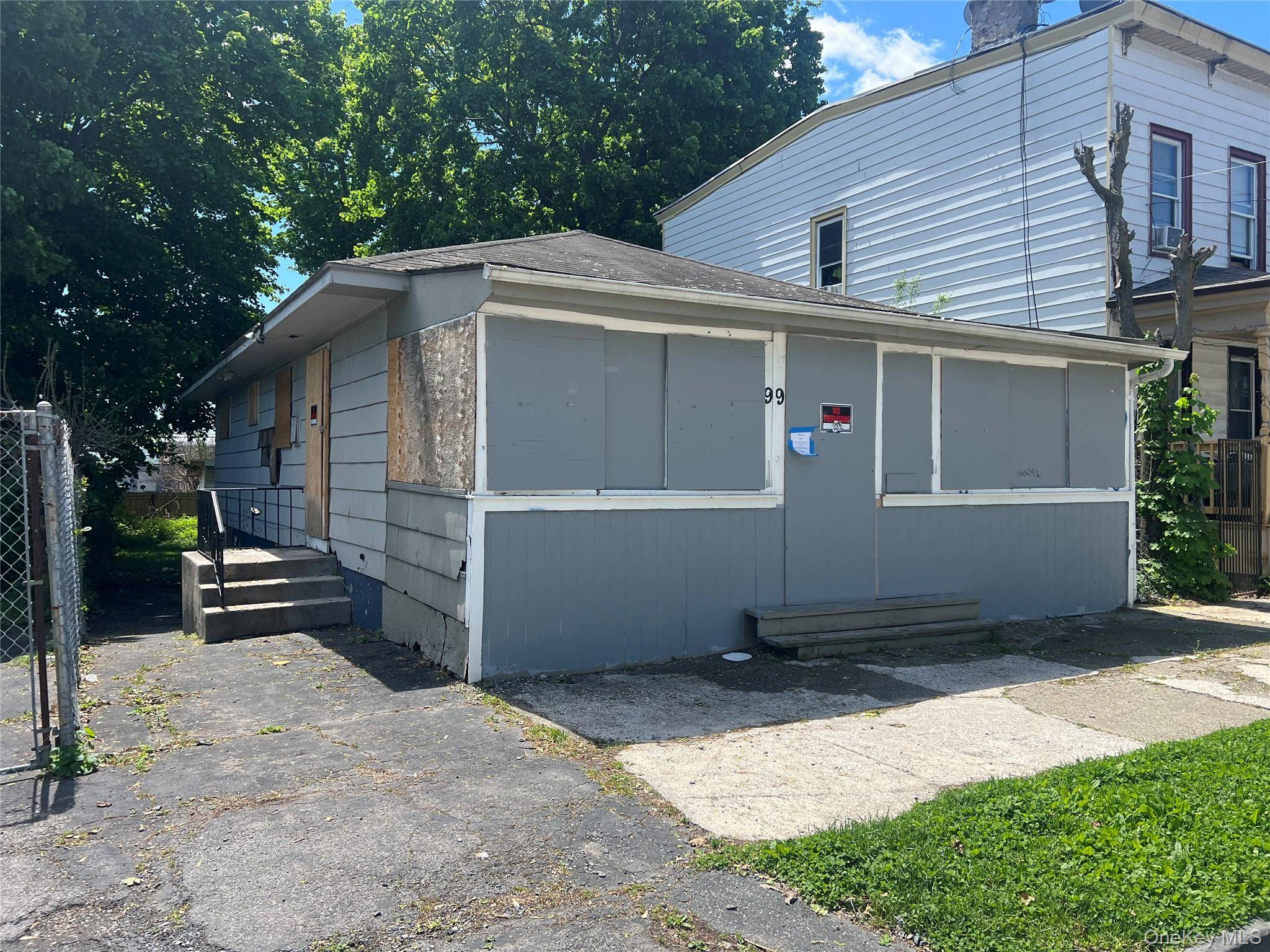 Casa com 3 Quartos à Venda em Newburgh - Nova Iorque - EUA - 1