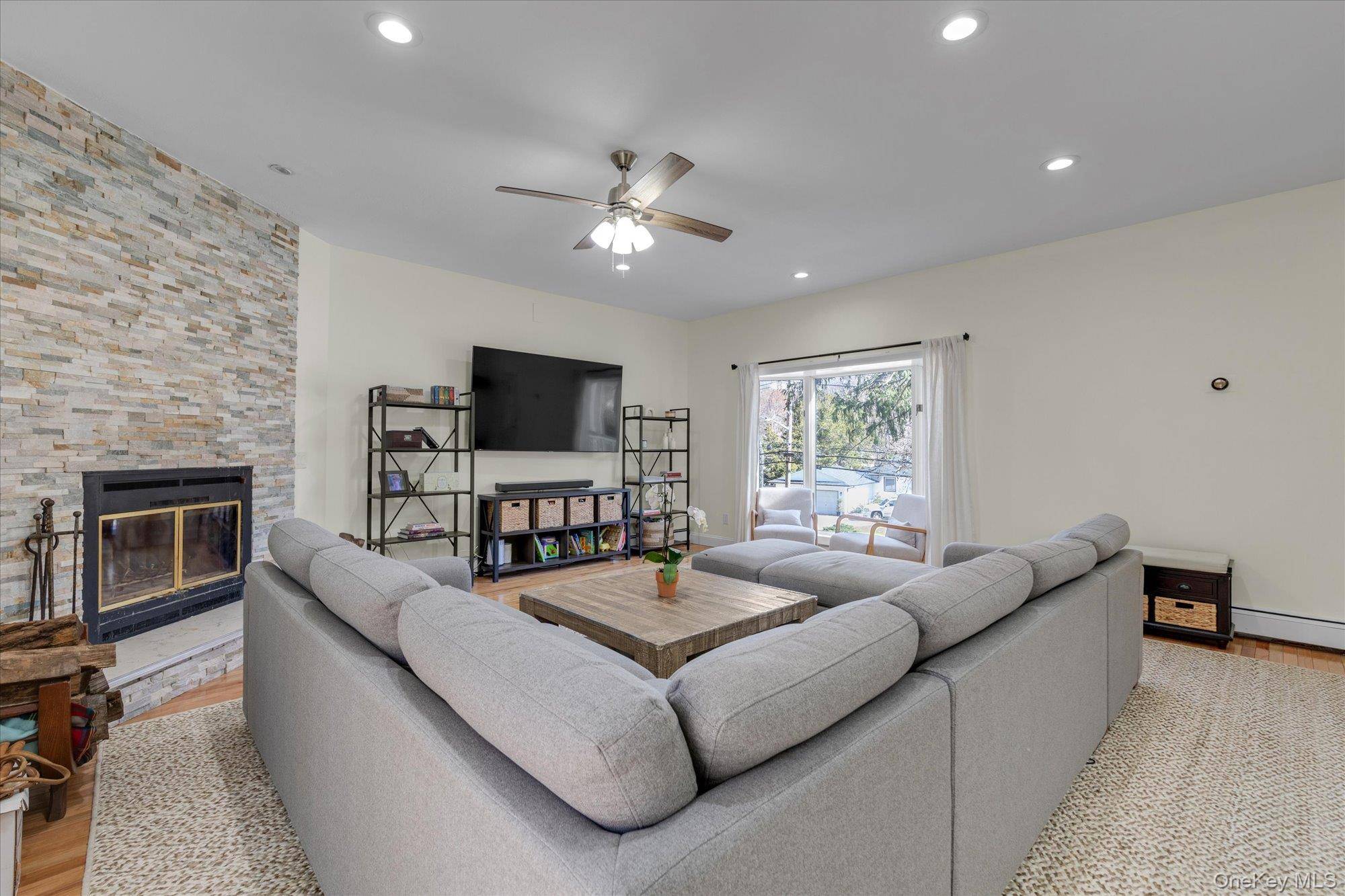 3 Bedroom Home for Sale in Northport - New York - USA - 5