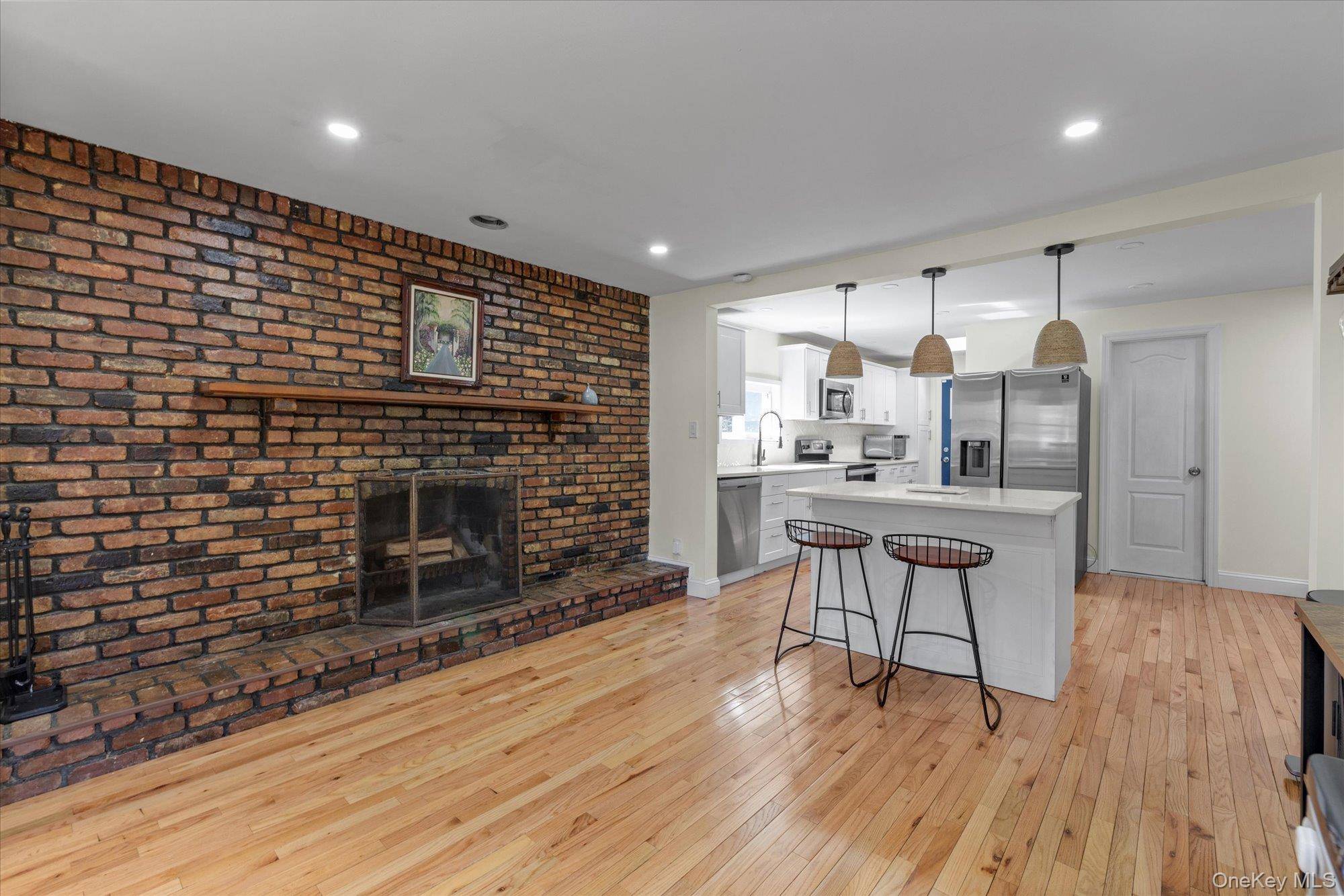 3 Bedroom Home for Sale in Northport - New York - USA - 8
