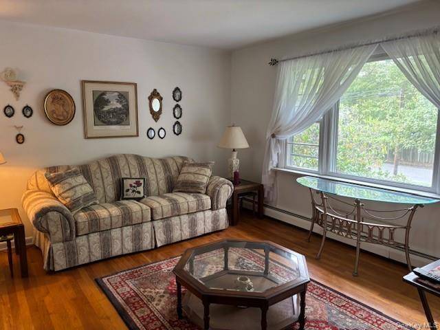 3 Bedroom Home for Sale in Oakdale - New York - USA - 2