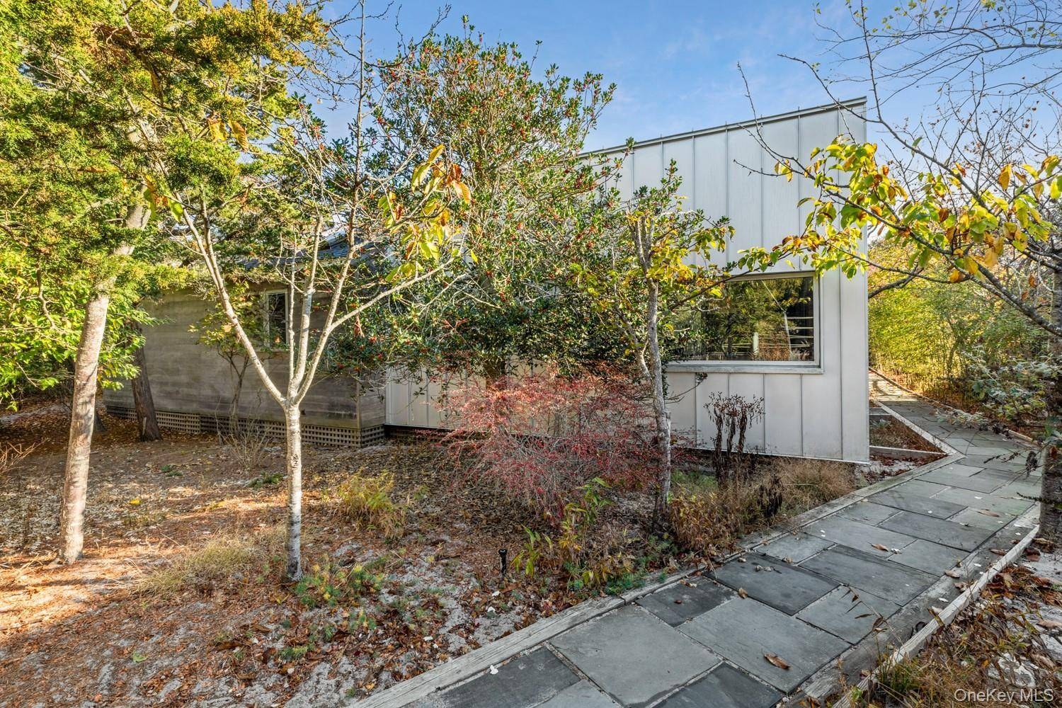 Maison de 3 Chambres à Vendre à Ocean Bay Park, Fire Island, NY - 1