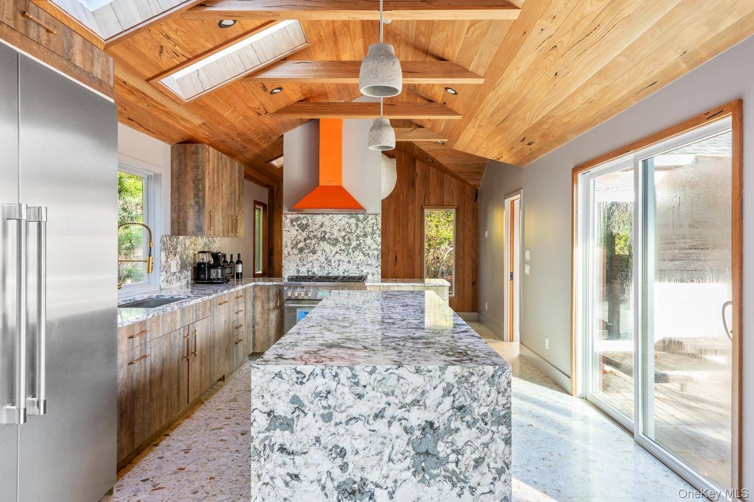 Maison de 3 Chambres à Vendre à Ocean Bay Park, Fire Island, NY - 8