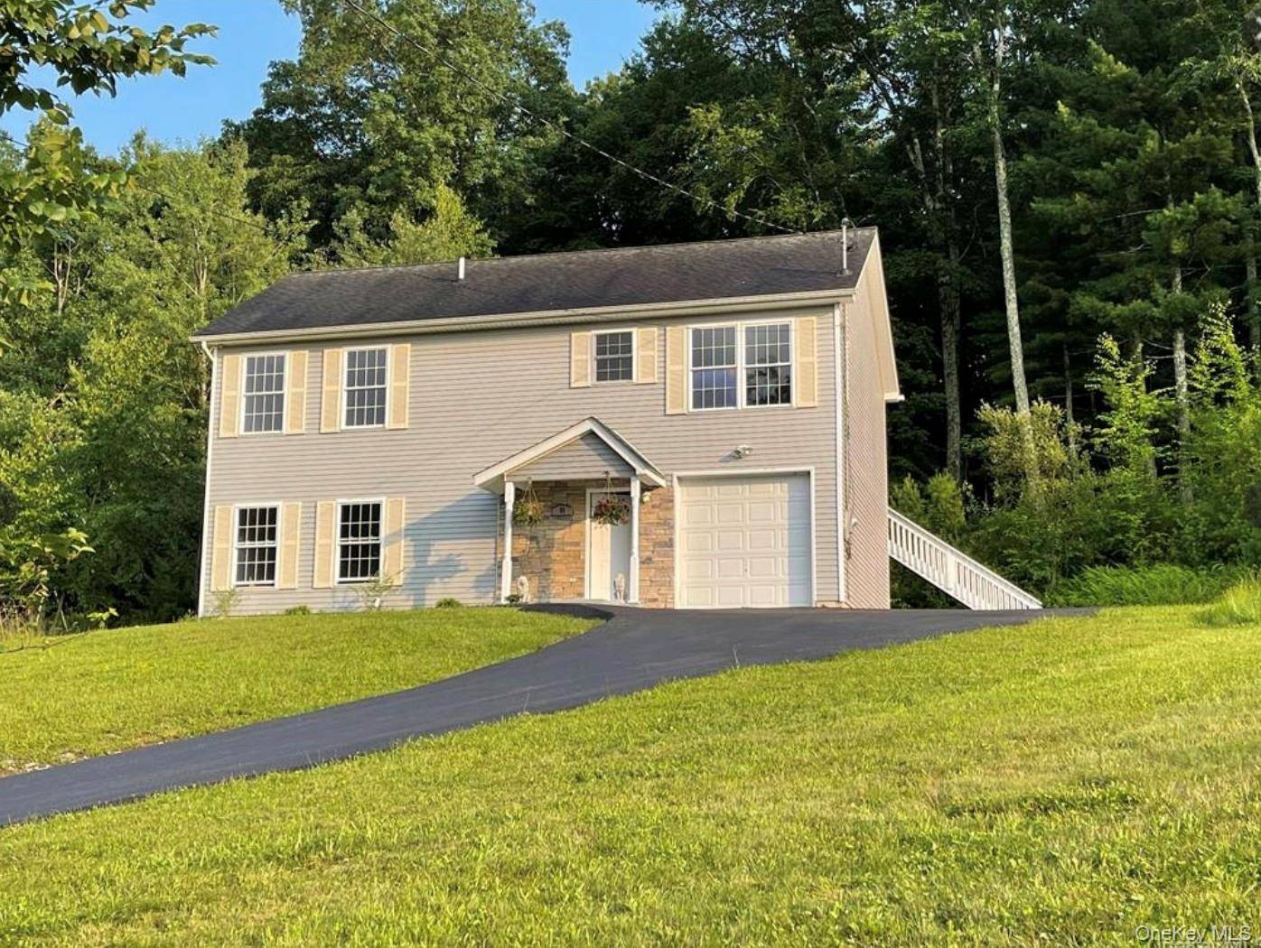 Casa de 3 Dormitorios en Venta en Otisville - Nueva York - EE. UU. - 1
