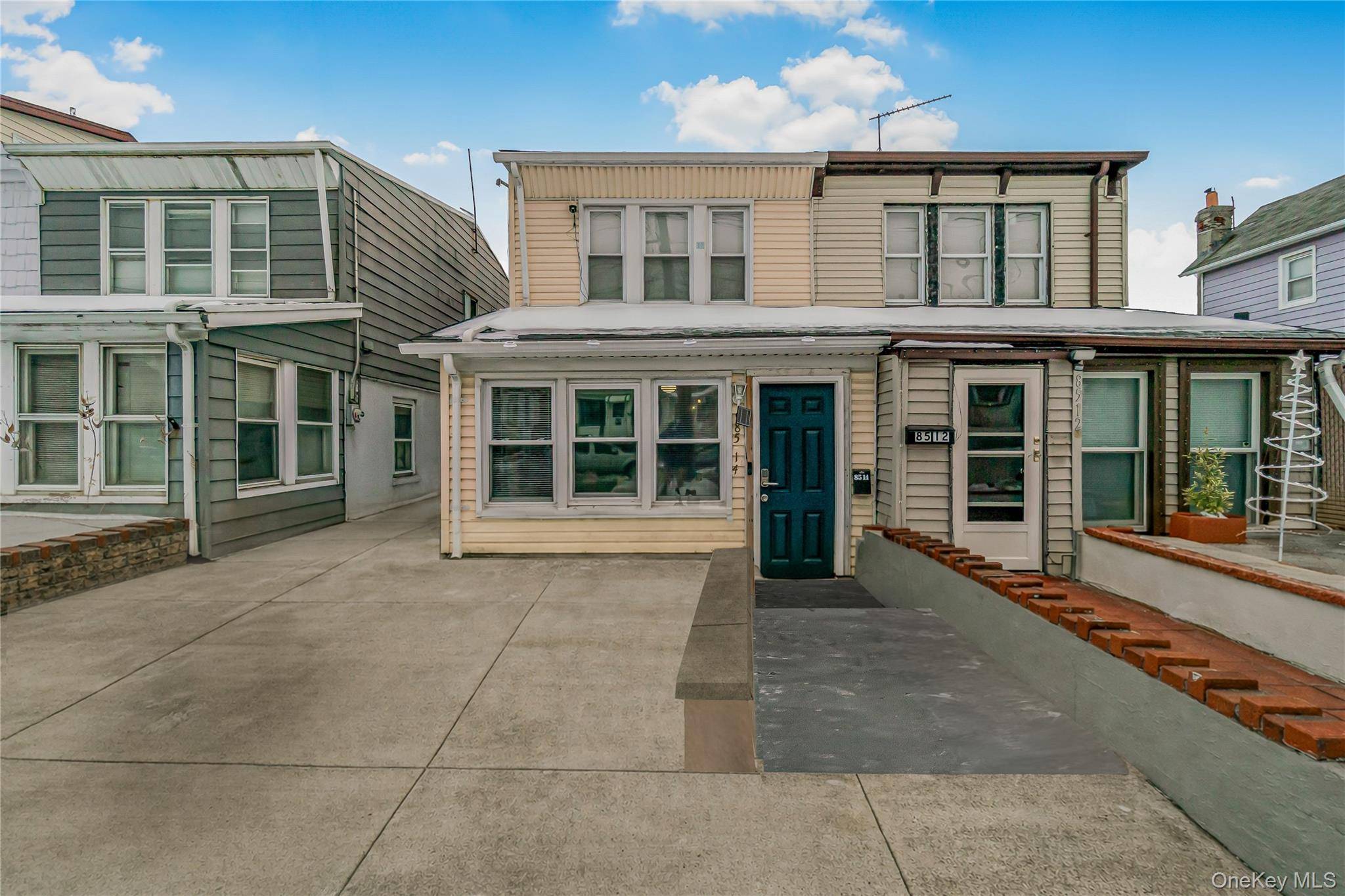 Casa com 3 Quartos à Venda em Ozone Park - Nova Iorque - EUA - 1