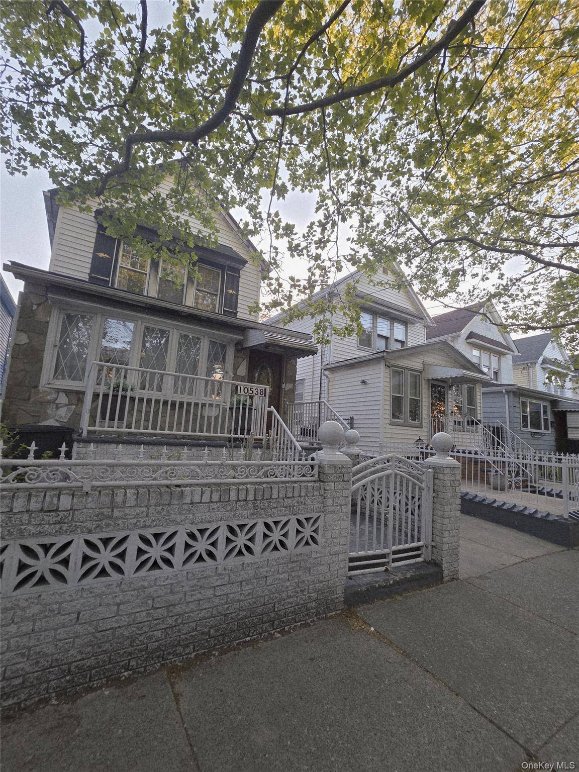 Casa com 3 Quartos à Venda em Ozone Park - Nova Iorque - EUA - 2