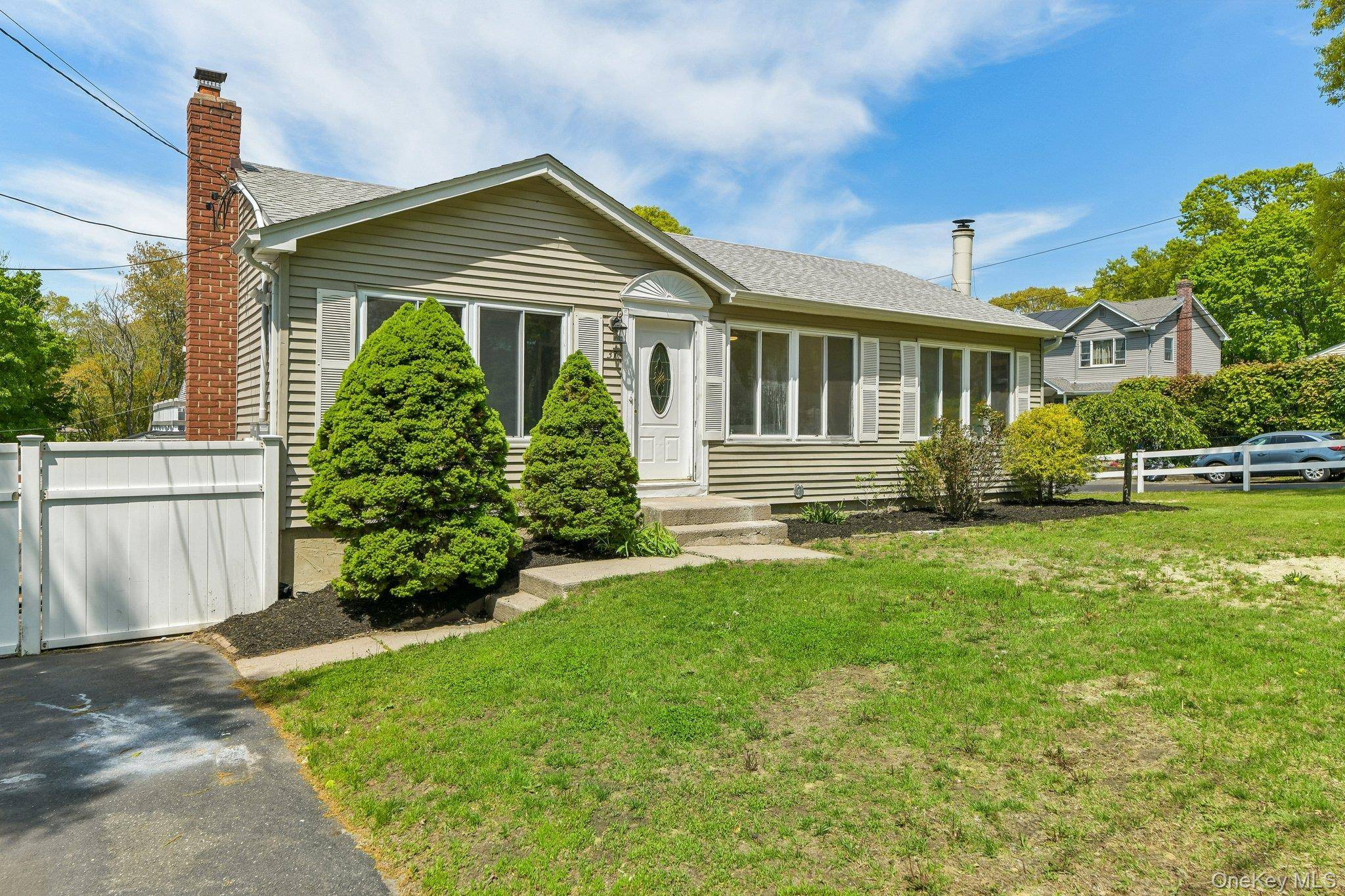 Casa de 3 Dormitorios en Venta en Patchogue - Nueva York - EE. UU. - 2