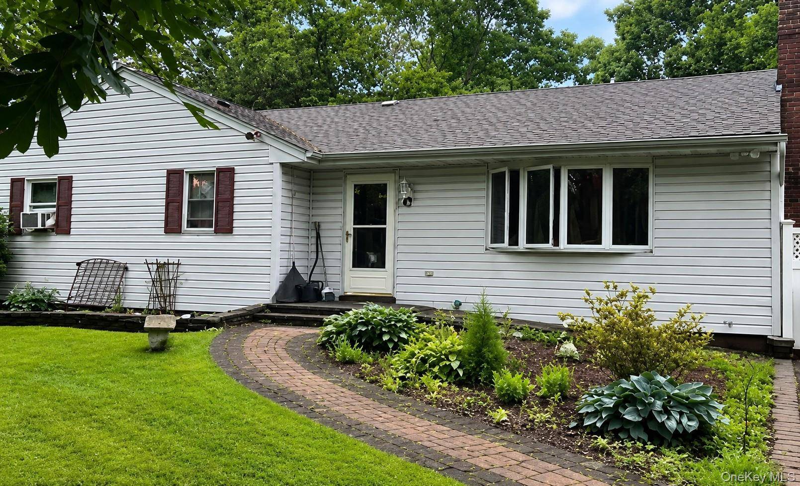 Casa de 3 Dormitorios en Venta en Patchogue - Nueva York - EE. UU. - 1