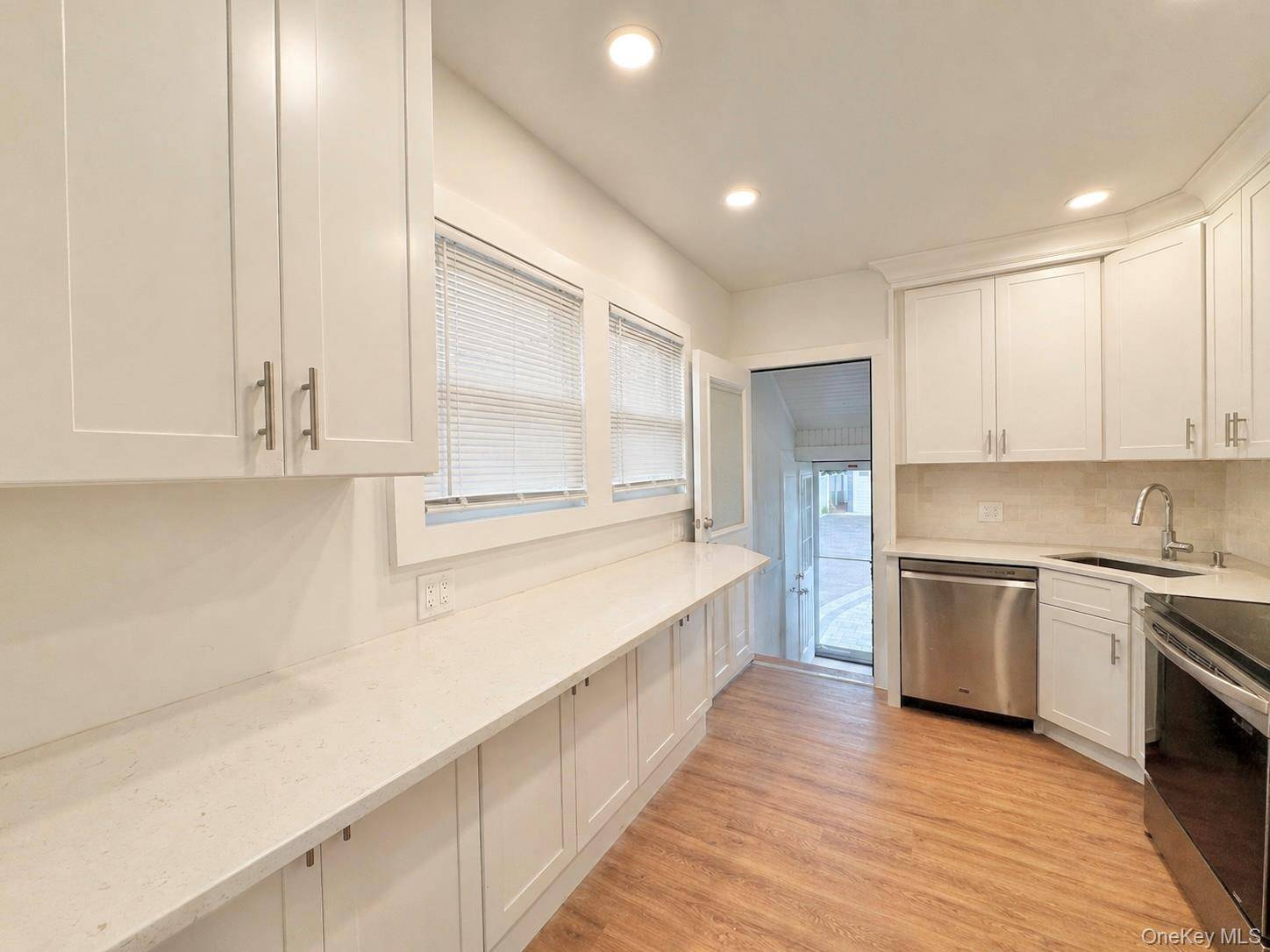 Casa de 3 Dormitorios en Venta en Patchogue - Nueva York - EE. UU. - 5