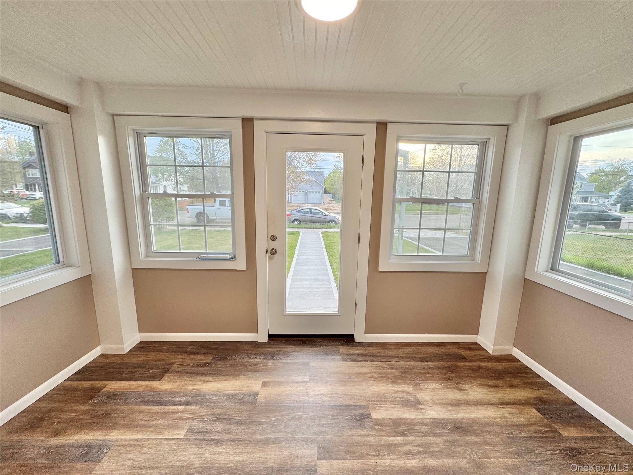 Casa de 3 Dormitorios en Venta en Patchogue - Nueva York - EE. UU. - 8