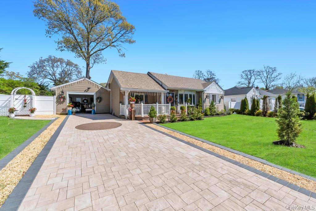 3 Bedroom Home for Sale in Patchogue - New York - USA - 2