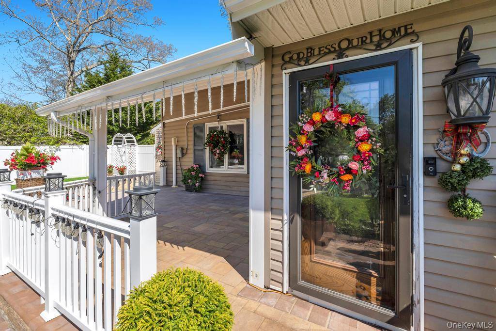 3 Bedroom Home for Sale in Patchogue - New York - USA - 4
