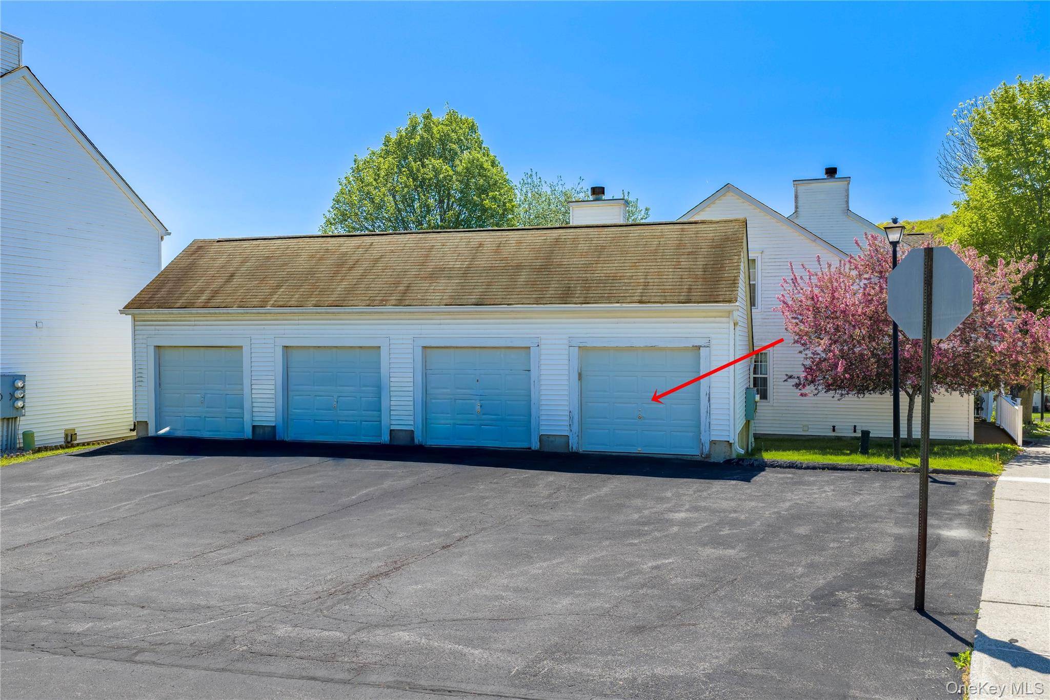 3 Bedroom Home for Sale in Pawling - New York - USA - 2