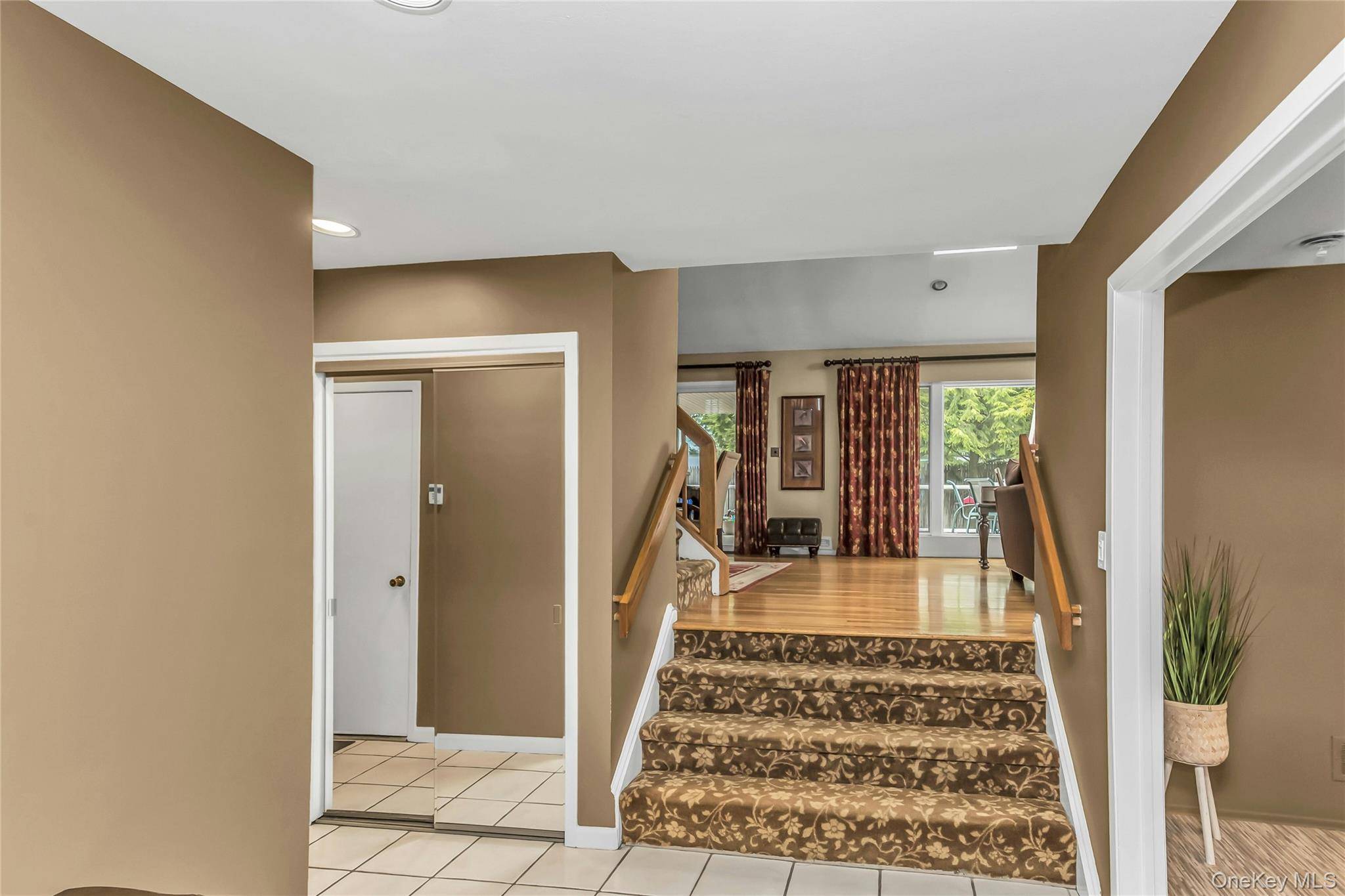 Casa de 3 Dormitorios en Venta en Plainview - Nueva York - EE. UU. - 4