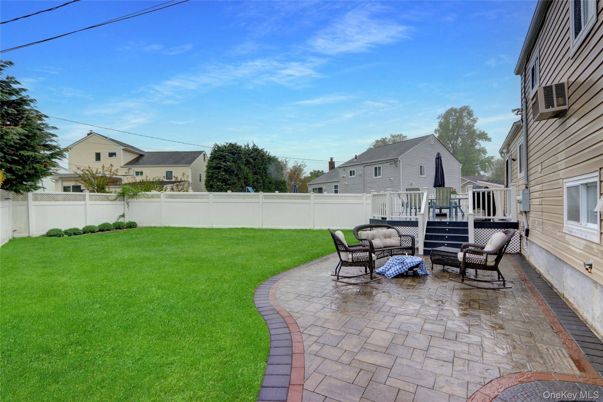 Casa de 3 Dormitorios en Venta en Plainview - Nueva York - EE. UU. - 3