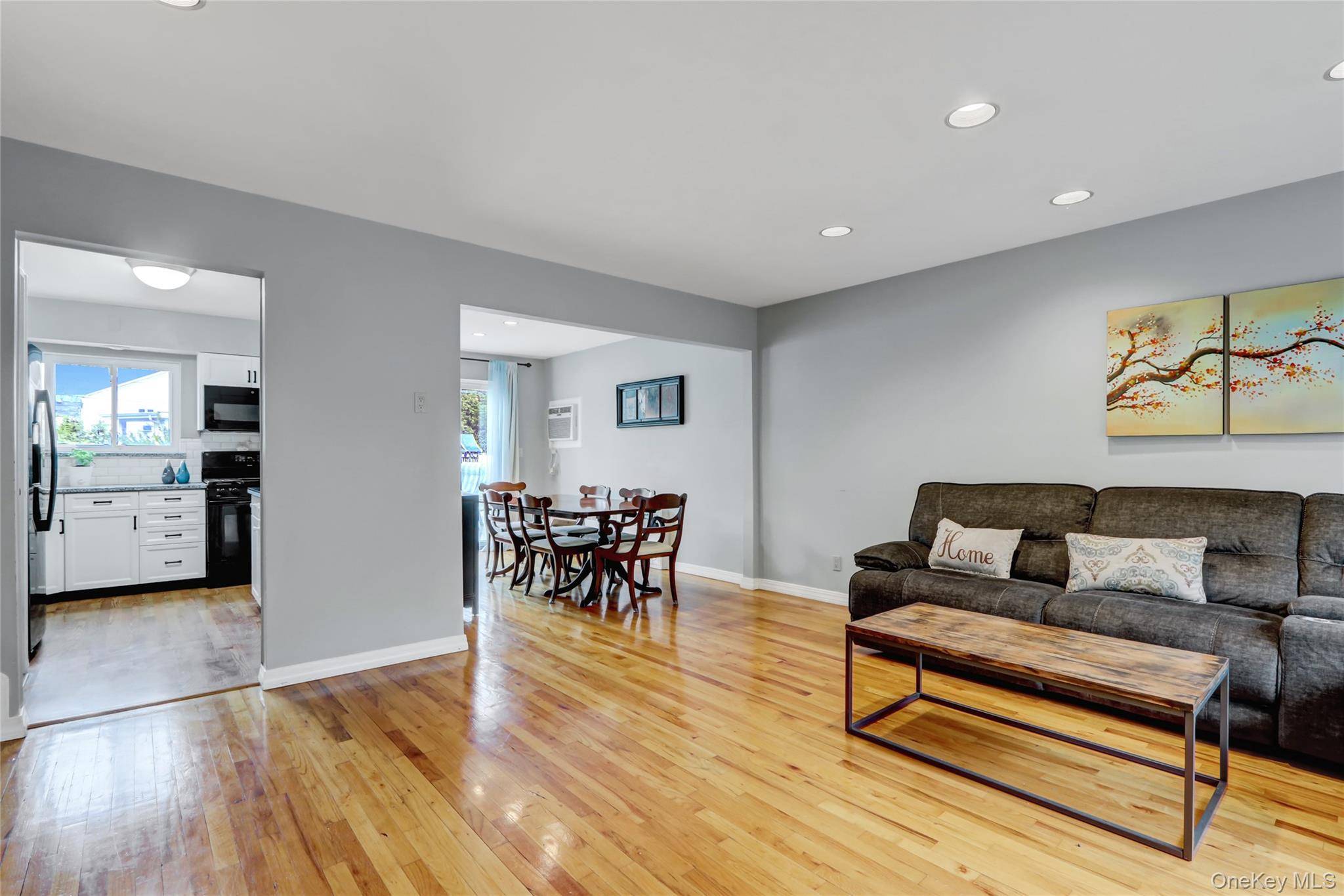 Casa de 3 Dormitorios en Venta en Plainview - Nueva York - EE. UU. - 5