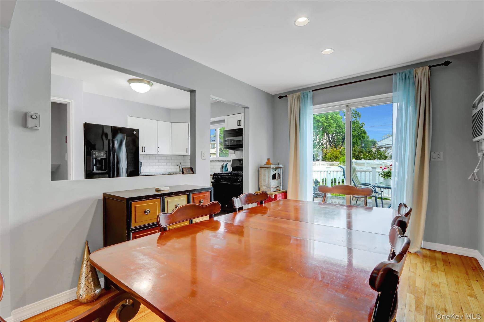 Casa de 3 Dormitorios en Venta en Plainview - Nueva York - EE. UU. - 8