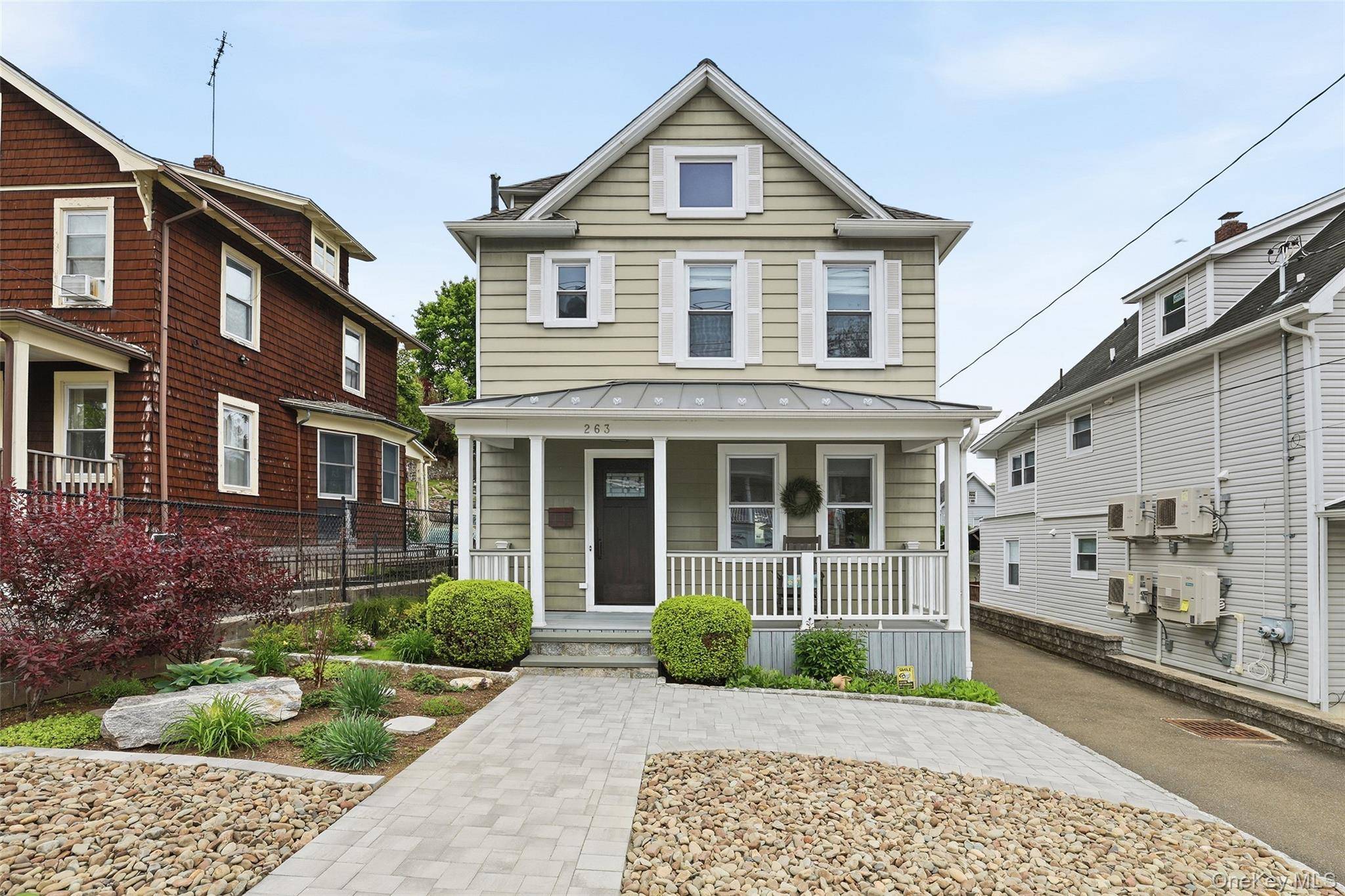 Casa com 3 Quartos à Venda em Port Chester - Nova Iorque - EUA - 1