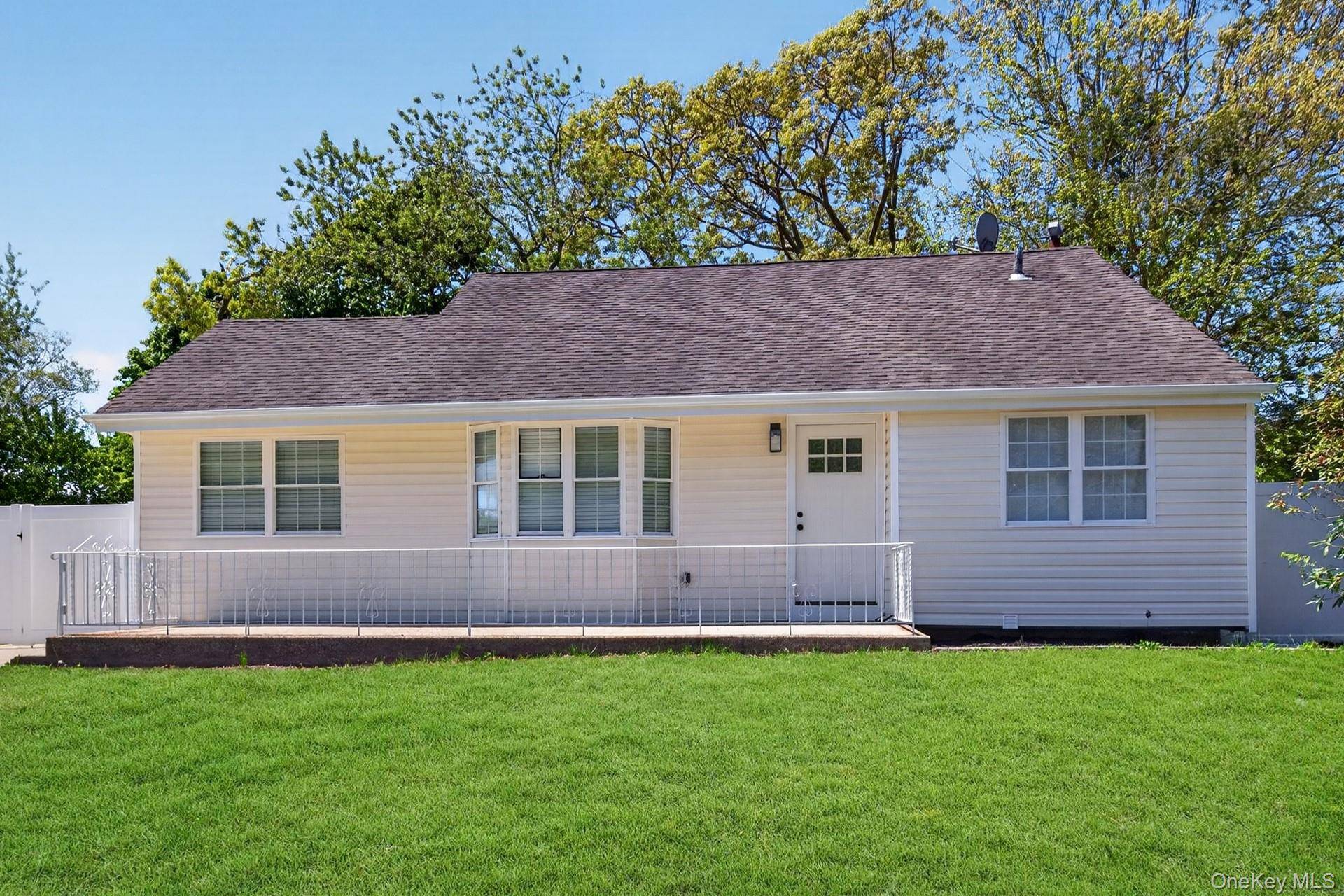 Casa de 3 Dormitorios en Venta en Port Jefferson - Nueva York - EE. UU. - 1