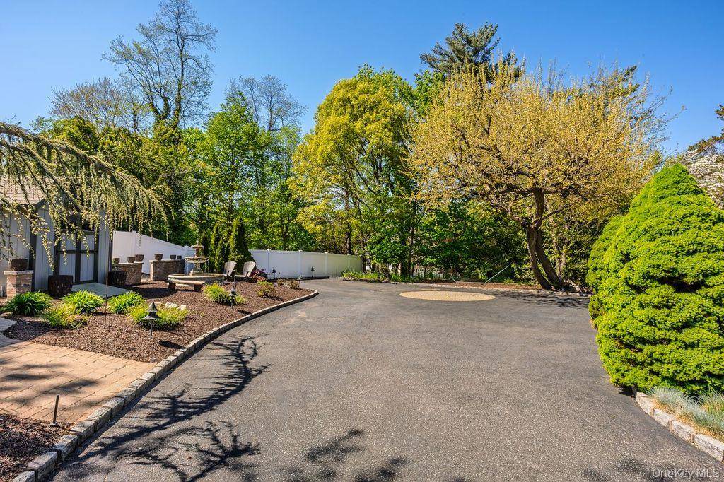 3 Bedroom Home for Sale in Port Jefferson - New York - USA - 7