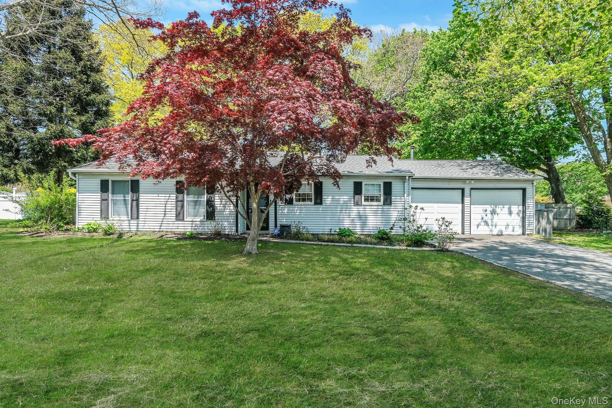 Casa com 3 Quartos à Venda em Port Jefferson Station - Nova Iorque - EUA - 1