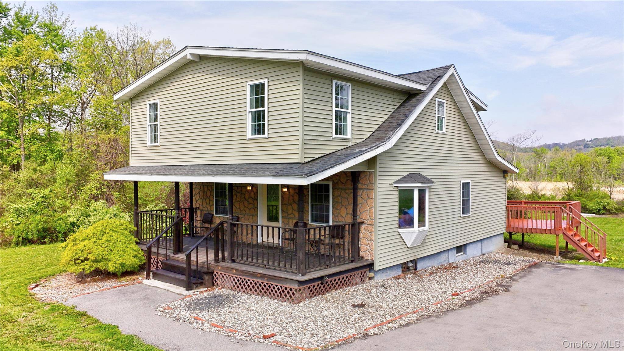Casa de 3 Dormitorios en Venta en Port Jervis - Nueva York - EE. UU. - 2
