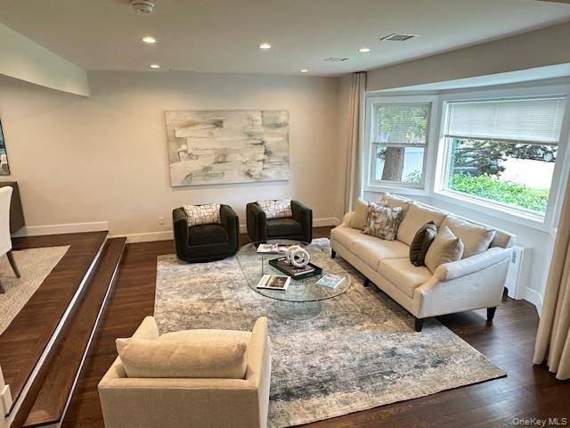 Casa de 3 Dormitorios en Venta en Port Washington - Nueva York - EE. UU. - 6