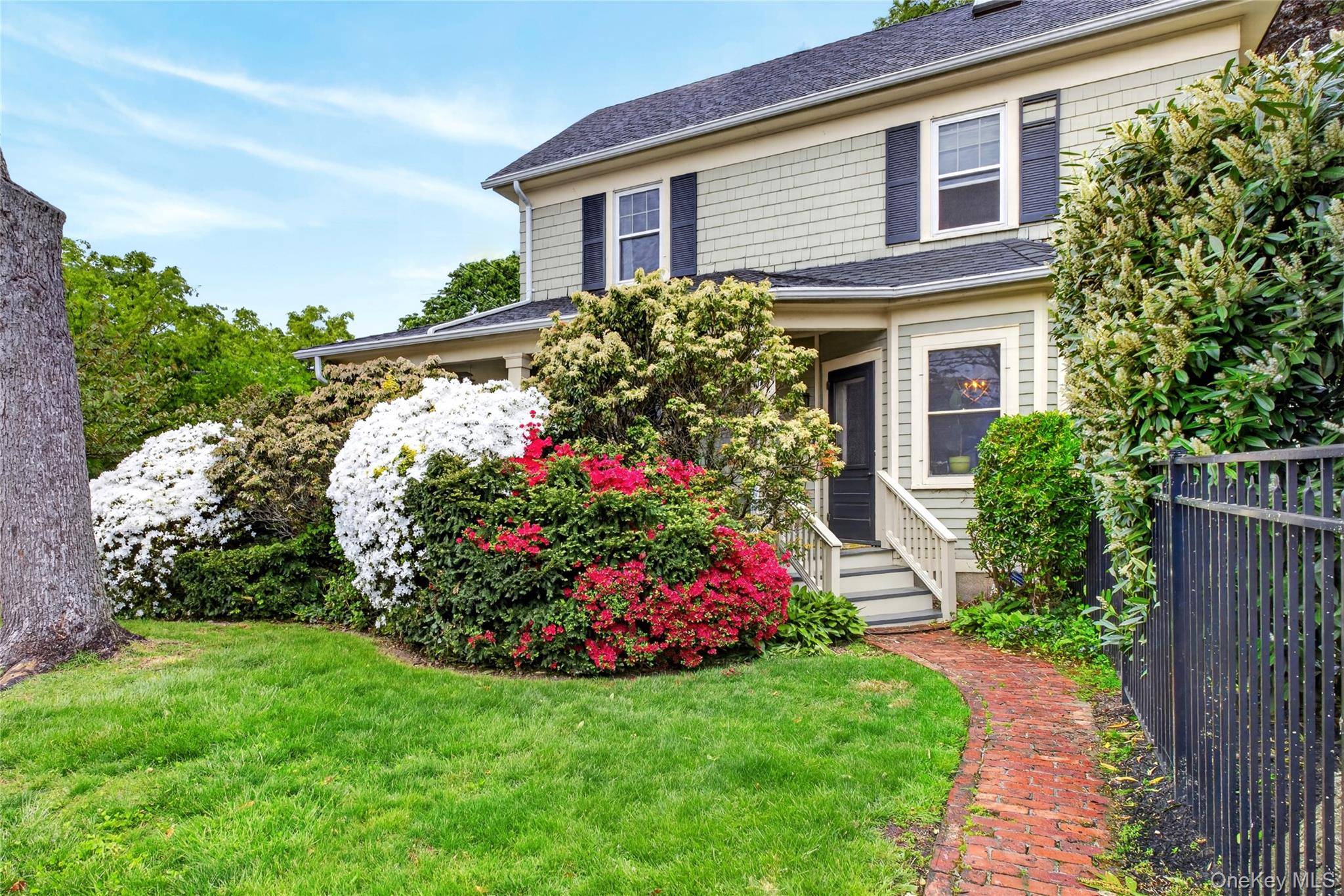 Casa de 3 Dormitorios en Venta en Port Washington - Nueva York - EE. UU. - 1