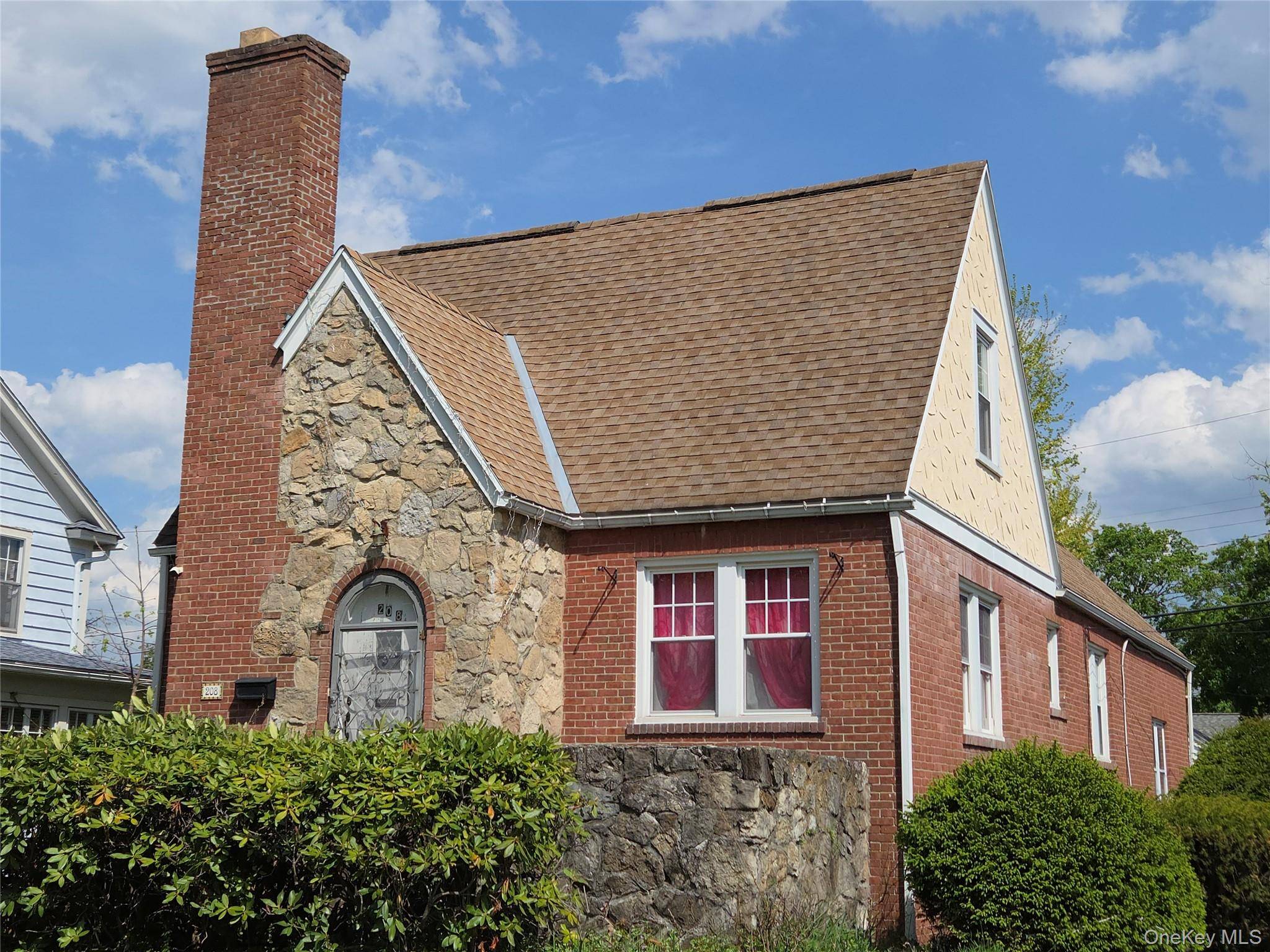 Casa de 3 Dormitorios en Venta en Poughkeepsie - Nueva York - EE. UU. - 1