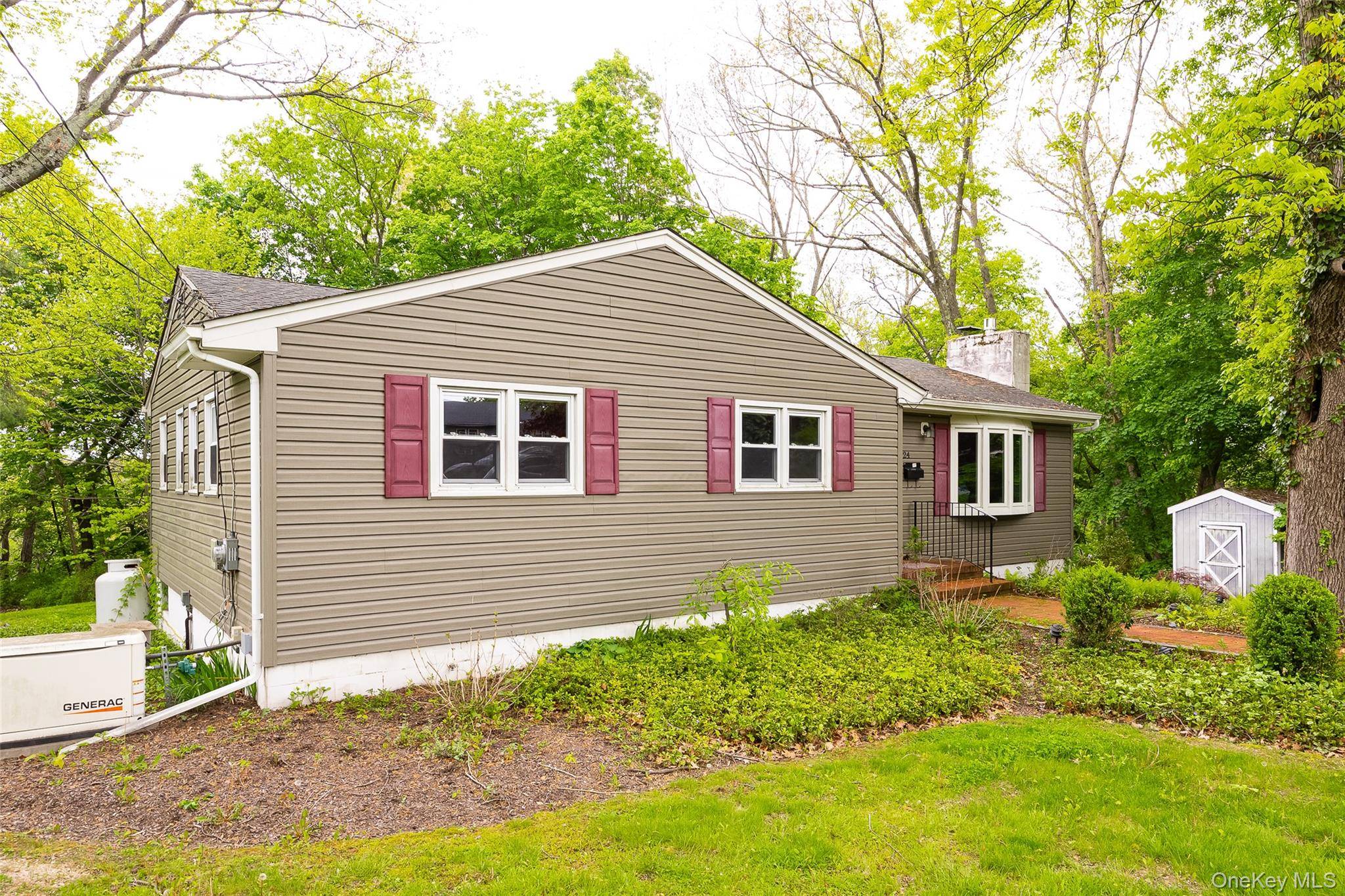 Casa com 3 Quartos à Venda em Poughkeepsie - Nova Iorque - EUA - 2