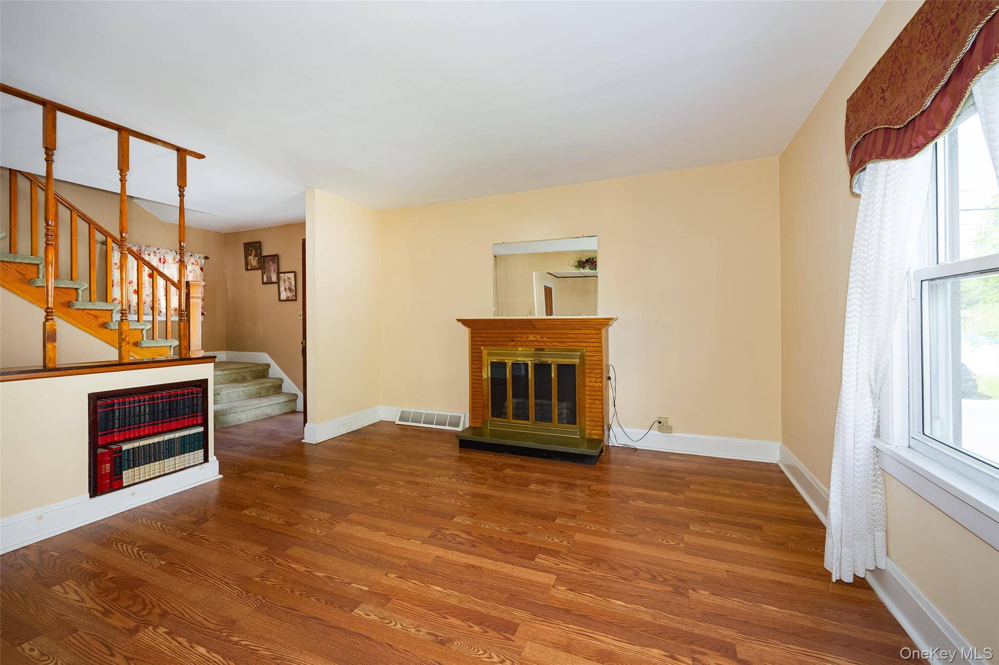 3 Bedroom Home for Sale in Poughkeepsie - New York - USA - 6