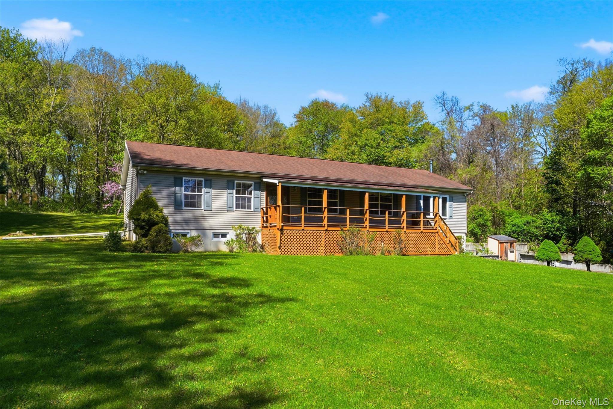 Casa com 3 Quartos à Venda em Poughkeepsie - Nova Iorque - EUA - 1