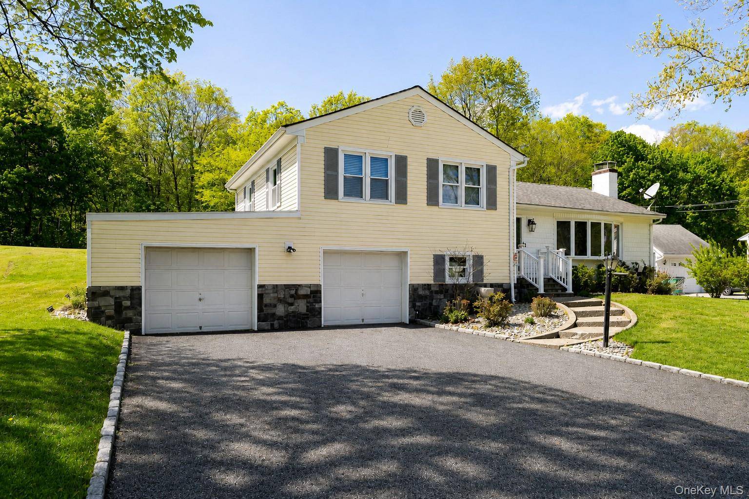 Casa com 3 Quartos à Venda em Poughkeepsie - Nova Iorque - EUA - 2