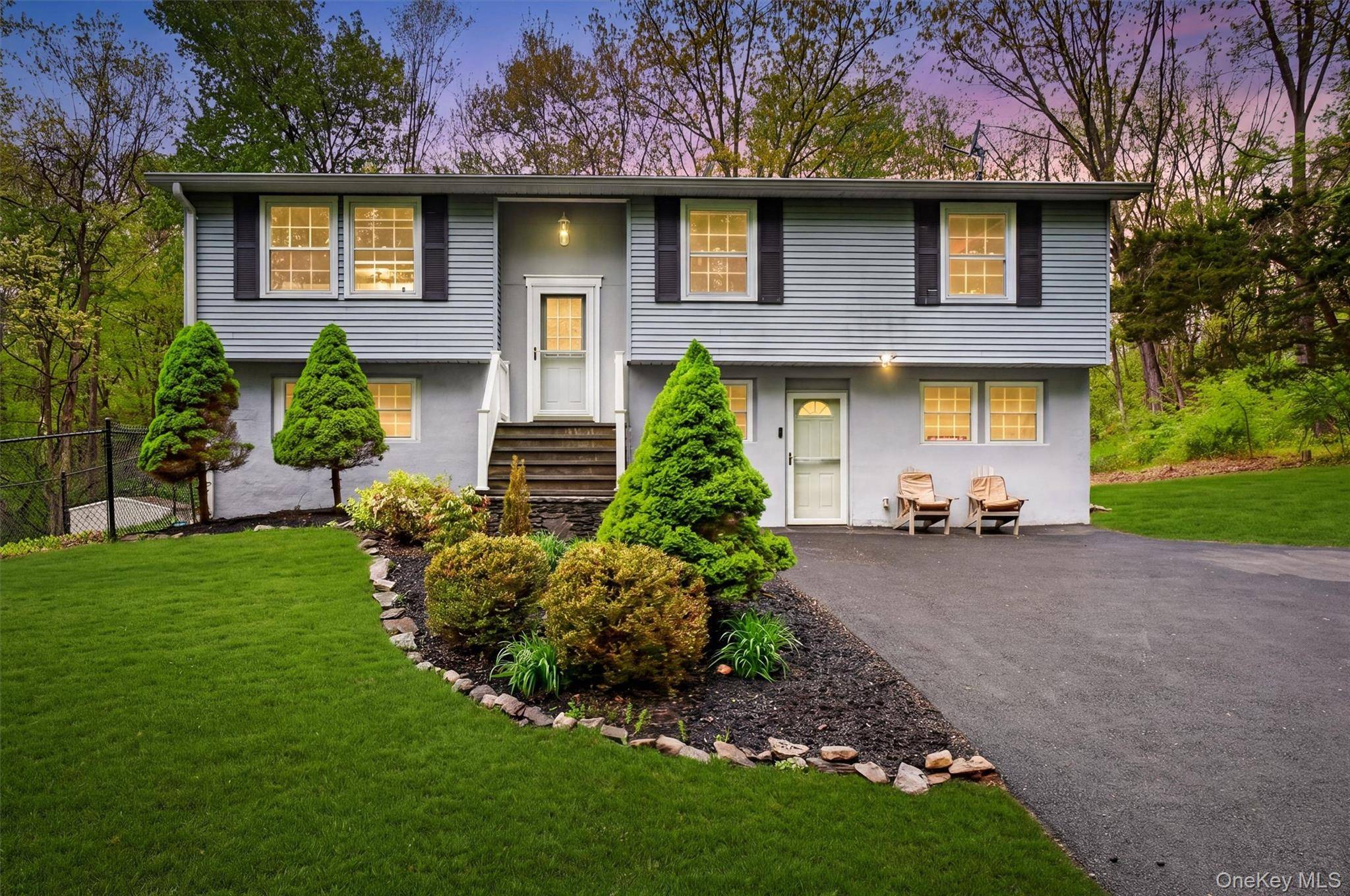 Casa de 3 Dormitorios en Venta en Poughquag - Nueva York - EE. UU. - 1