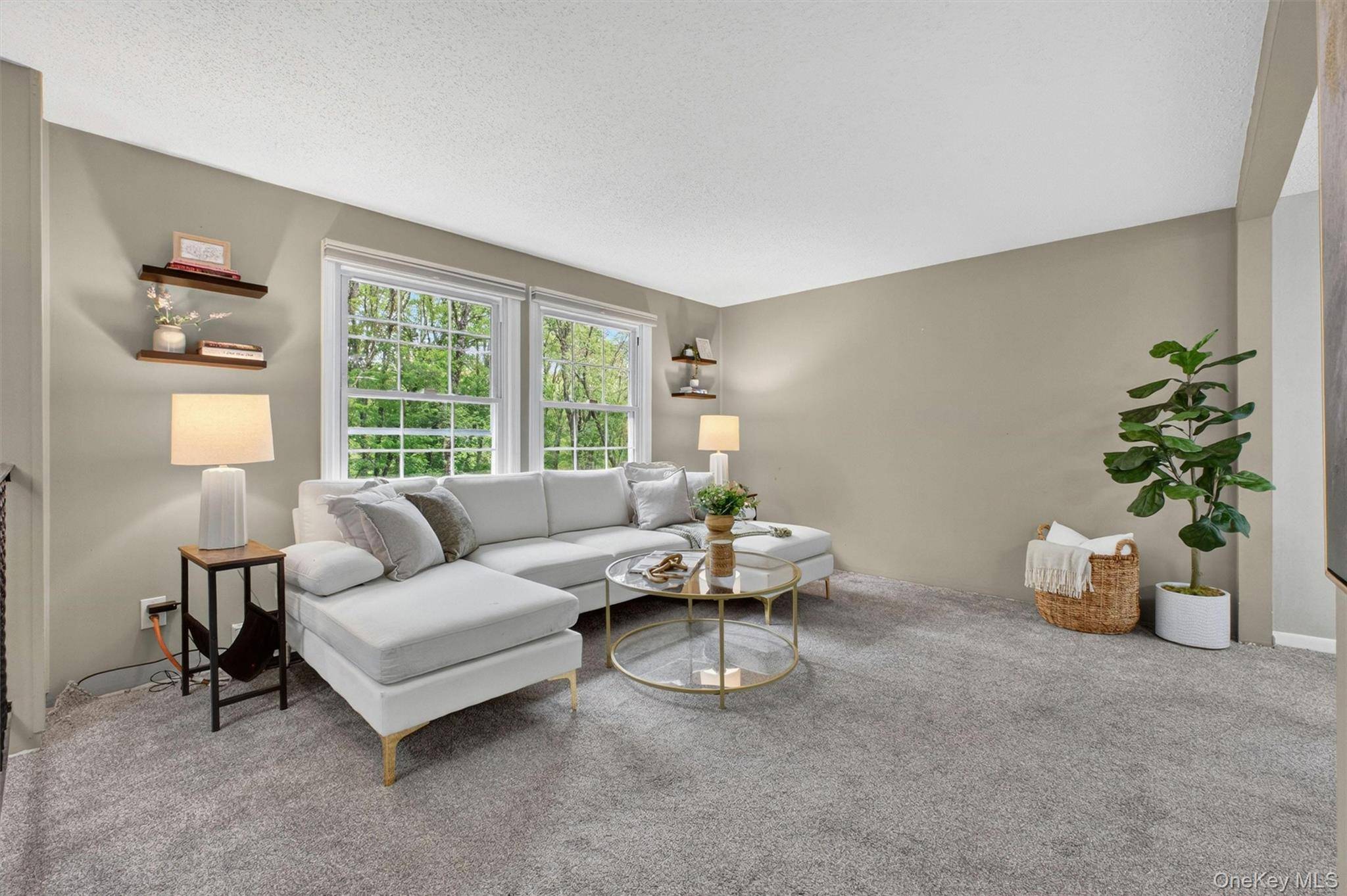 Casa de 3 Dormitorios en Venta en Poughquag - Nueva York - EE. UU. - 4