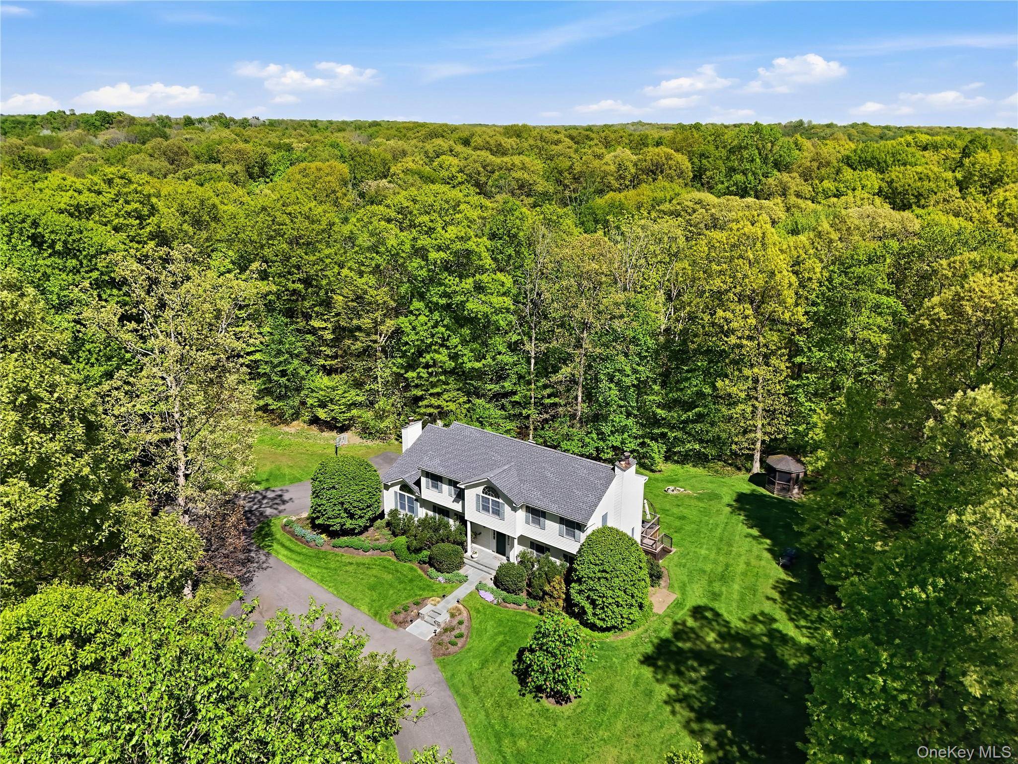 3 Bedroom Home for Sale in Pound Ridge - New York - USA - 2