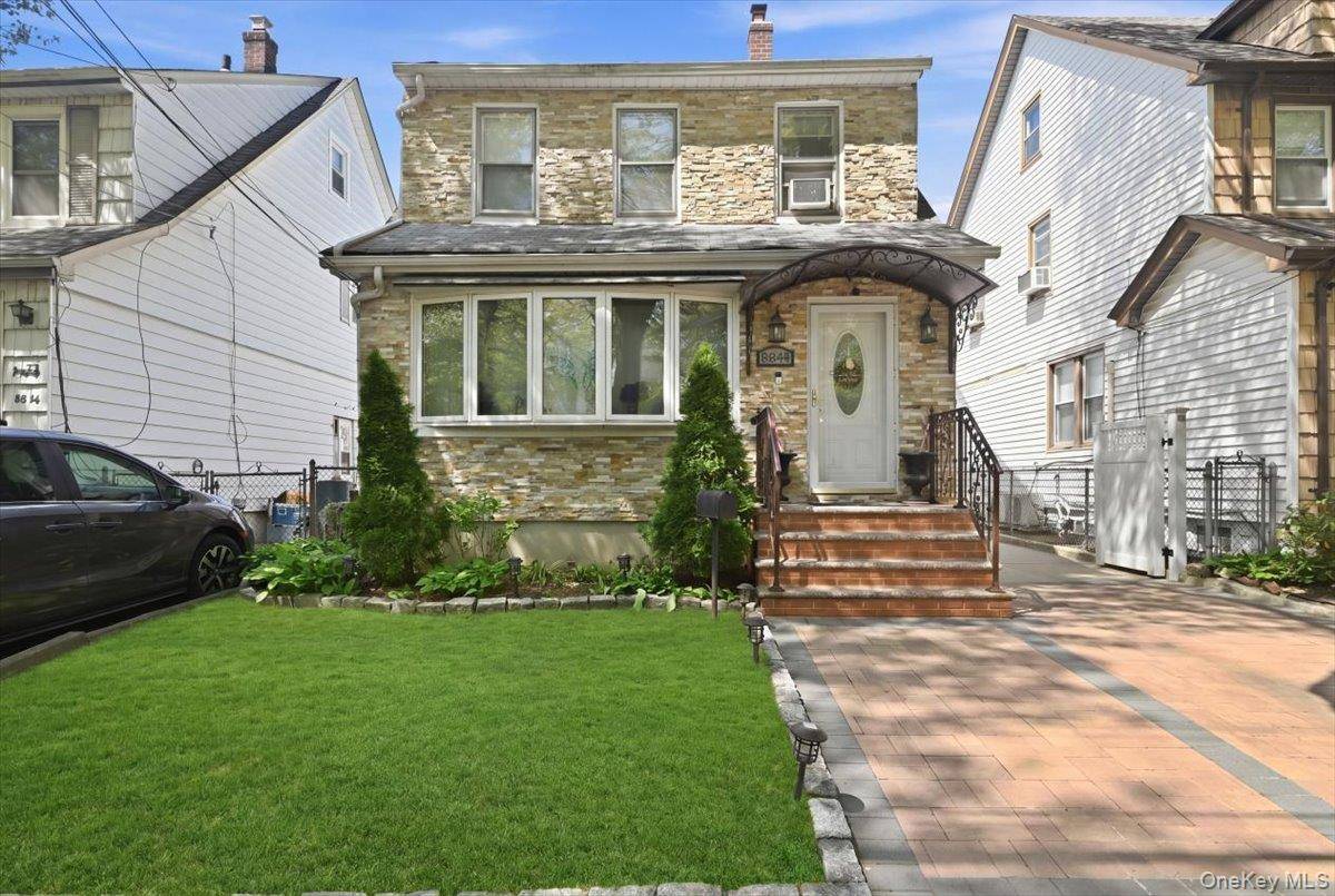 Casa de 3 Dormitorios en Venta en Queens Village - Nueva York - EE. UU. - 1