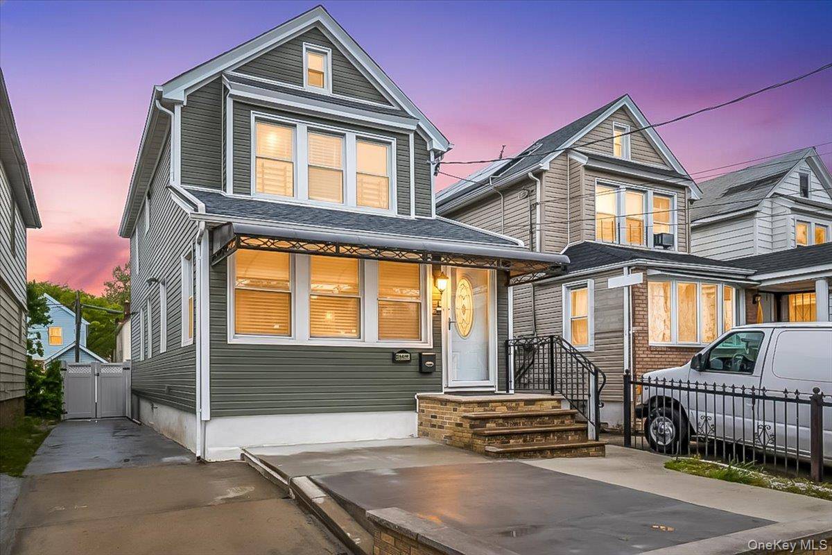 Casa de 3 Dormitorios en Venta en Queens Village - Nueva York - EE. UU. - 1