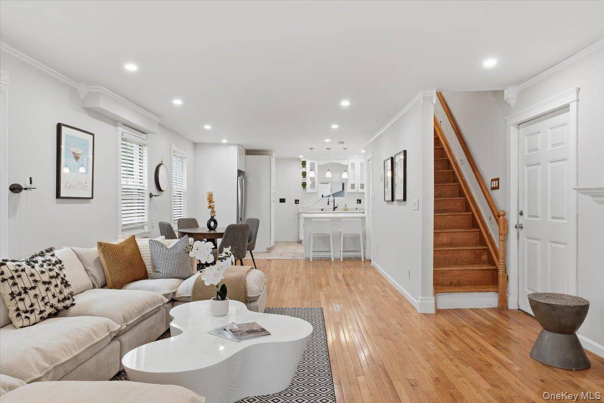 Casa de 3 Dormitorios en Venta en Queens Village - Nueva York - EE. UU. - 4