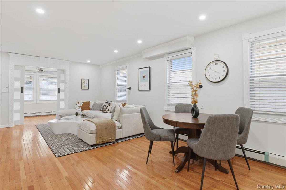 Casa de 3 Dormitorios en Venta en Queens Village - Nueva York - EE. UU. - 8