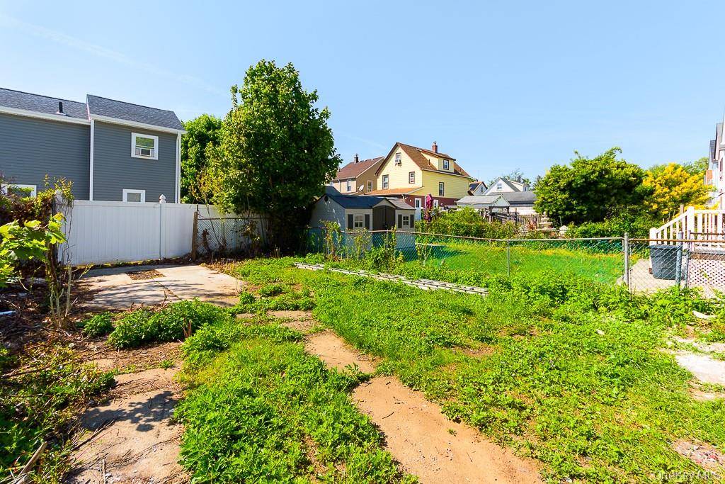 Casa com 3 Quartos à Venda em Queens Village - Nova Iorque - EUA - 2