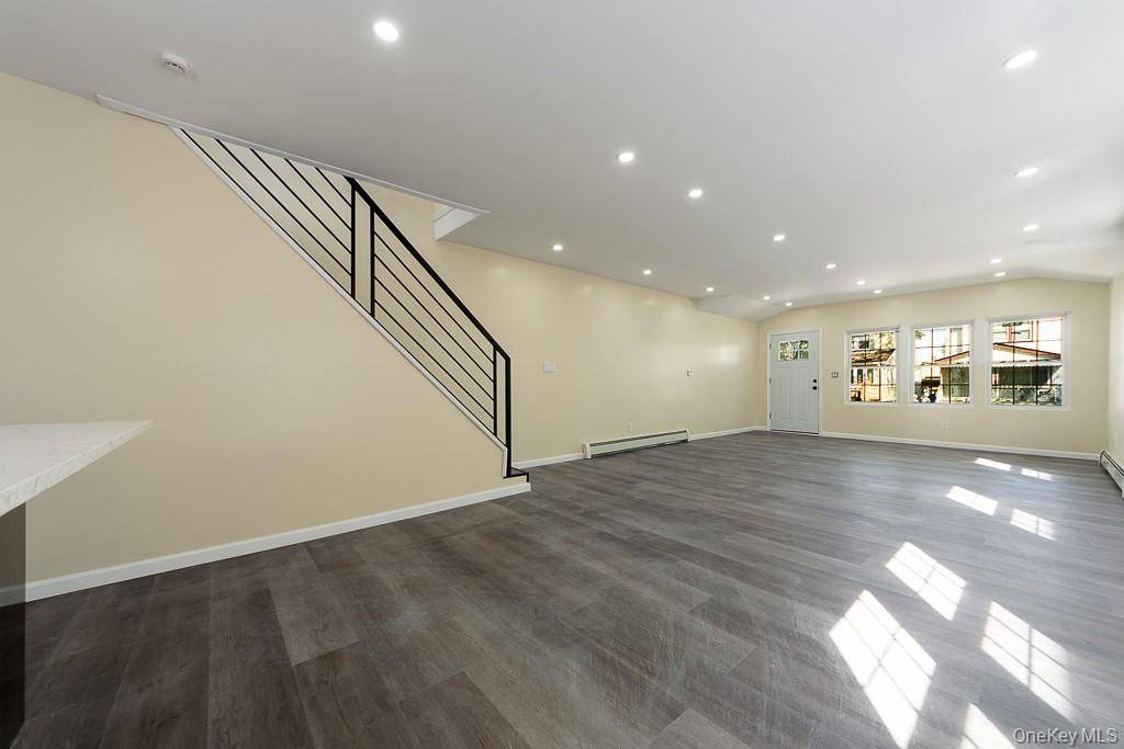 Casa com 3 Quartos à Venda em Queens Village - Nova Iorque - EUA - 4