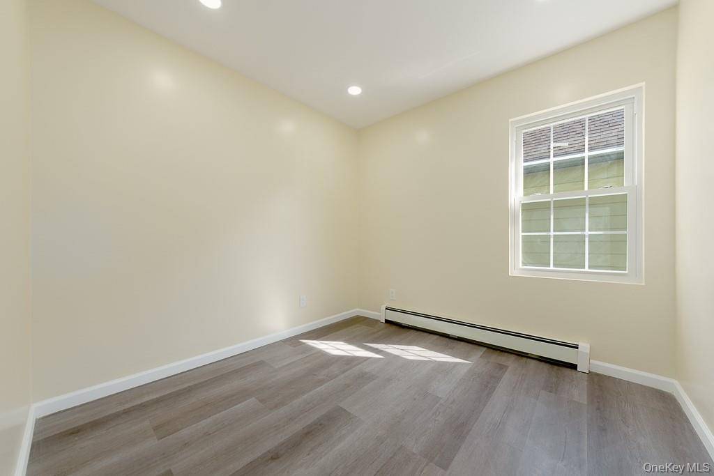 Casa com 3 Quartos à Venda em Queens Village - Nova Iorque - EUA - 8