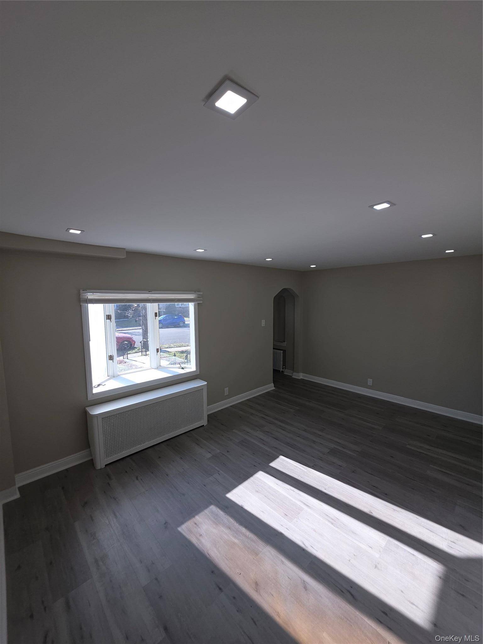 Casa de 3 Dormitorios en Venta en Queens Village - Nueva York - EE. UU. - 8