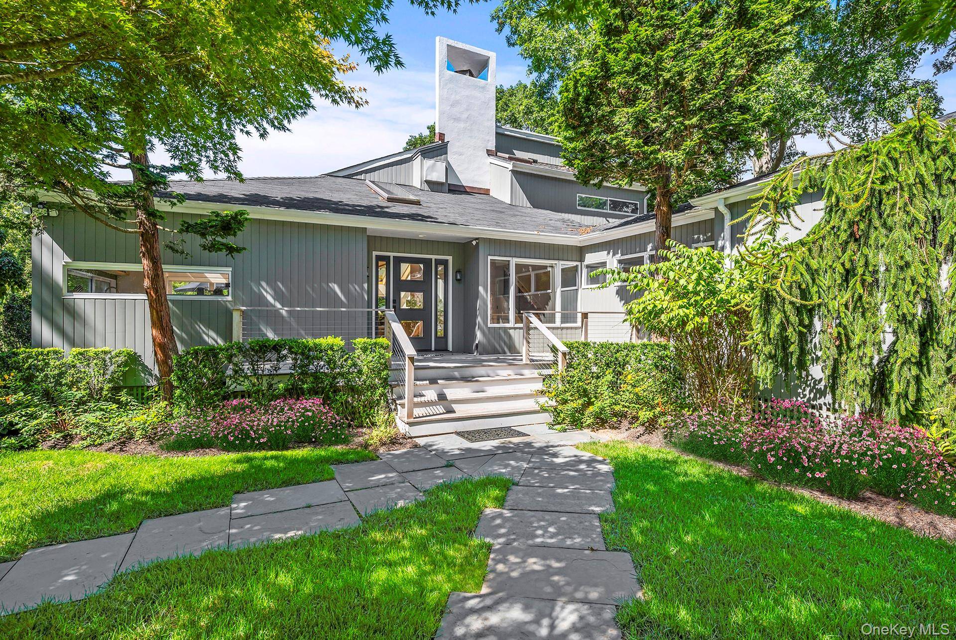 3 Bedroom Home for Sale in Quogue - New York - USA - 2