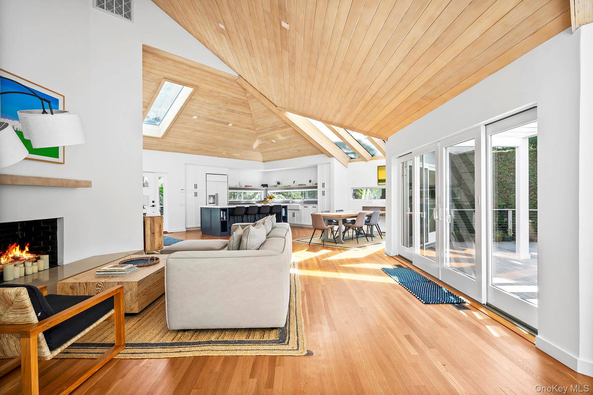 3 Bedroom Home for Sale in Quogue - New York - USA - 8