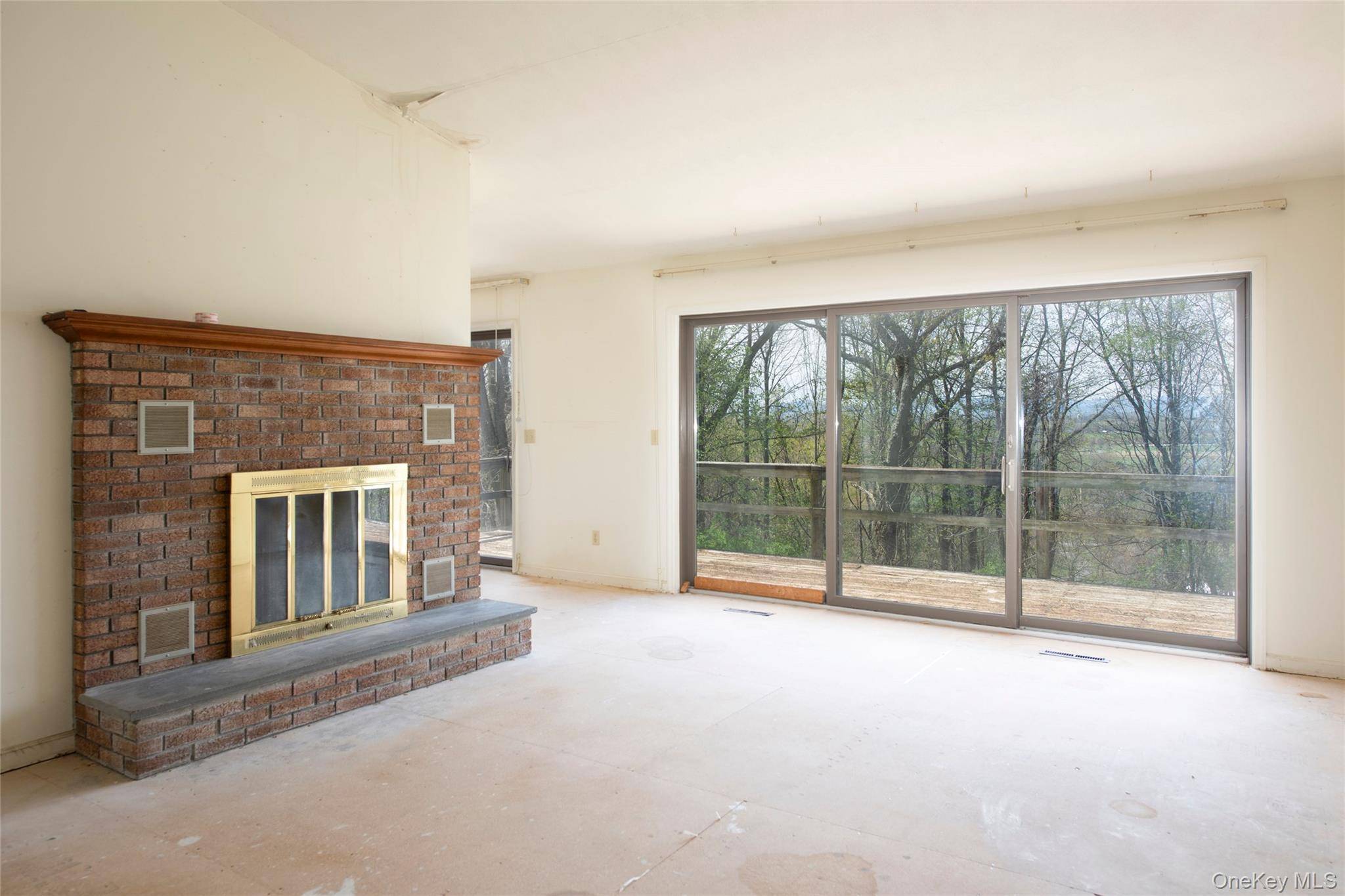 3 Bedroom Home for Sale in Red Hook - New York - USA - 5