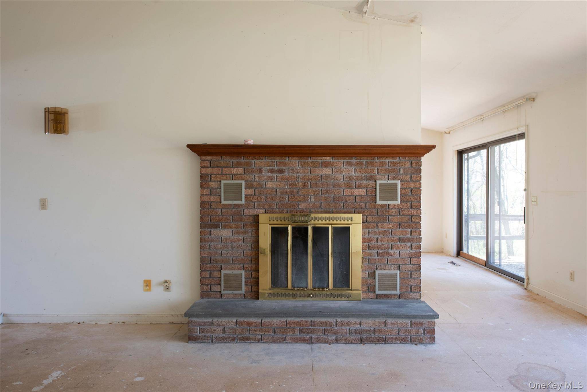 3 Bedroom Home for Sale in Red Hook - New York - USA - 7