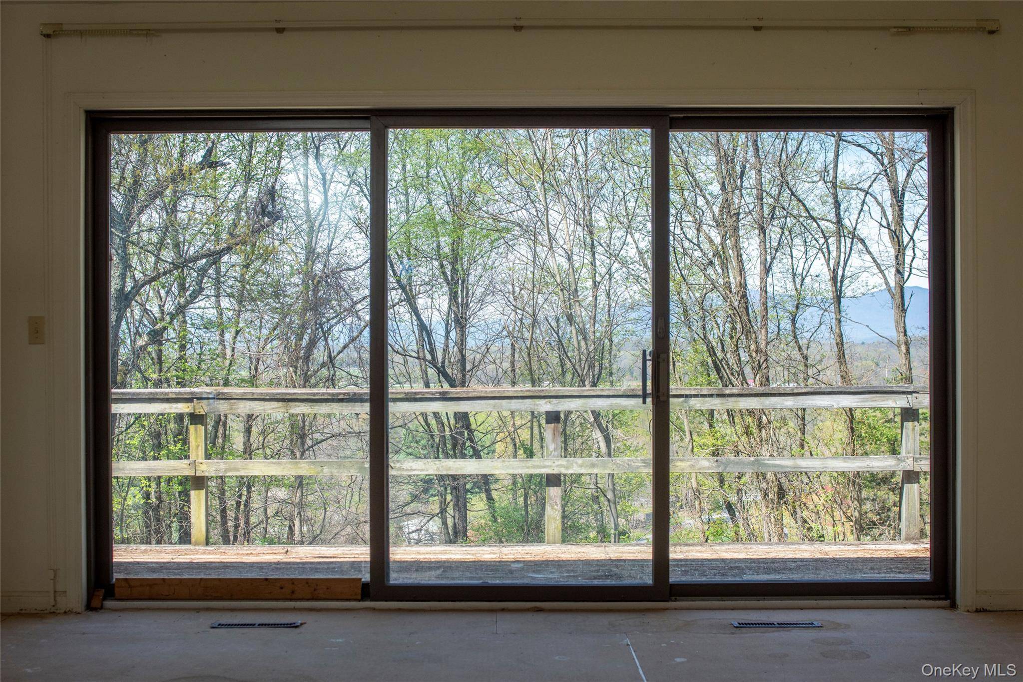 3 Bedroom Home for Sale in Red Hook - New York - USA - 8
